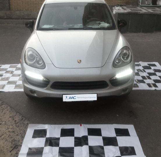 porsche-cayenne-2012-ustanovka-sistemy-krugovogo-obzora-gazer-1