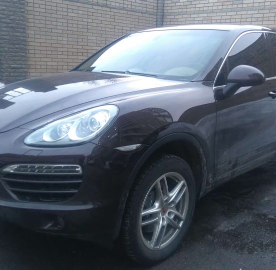 porsche-cayenne-2014-zashhita-ot-ugona-na-baze-pandora-3910-pro-1